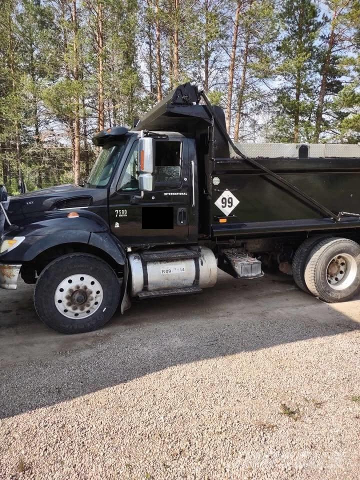 International 7500 Kiperi kamioni