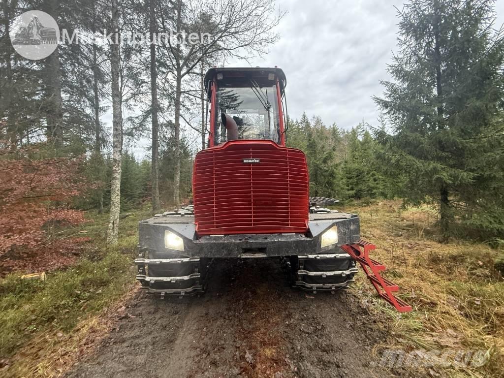 Komatsu 835 Forvarderi