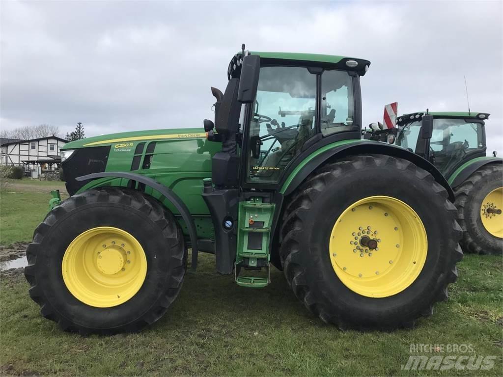 John Deere 6250R Traktori