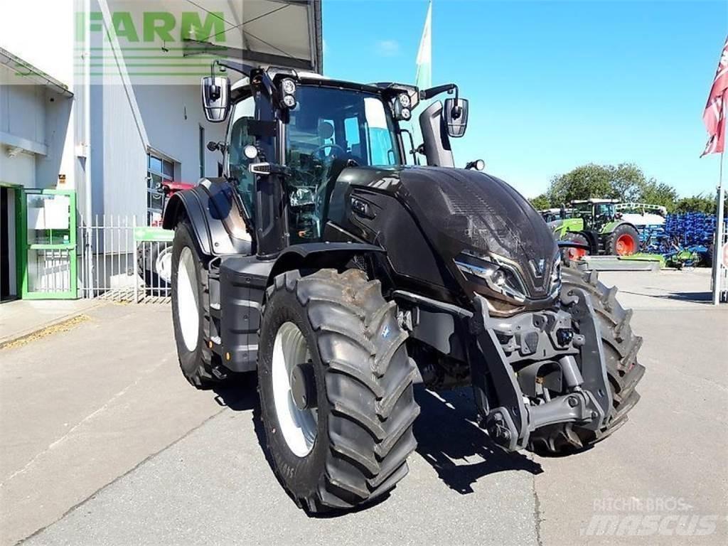 Valtra q265 Traktori