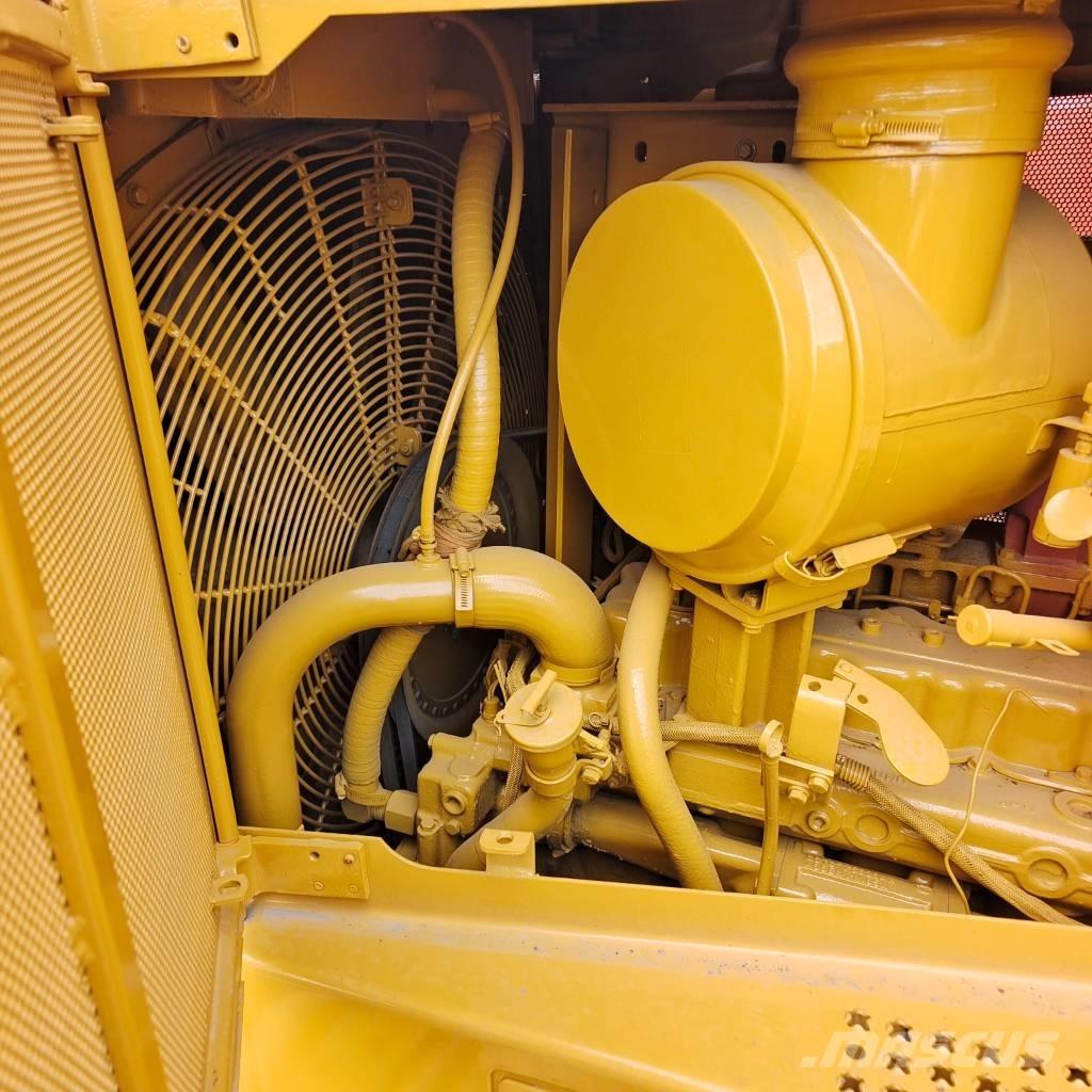 CAT D 6 R Buldožeri guseničari