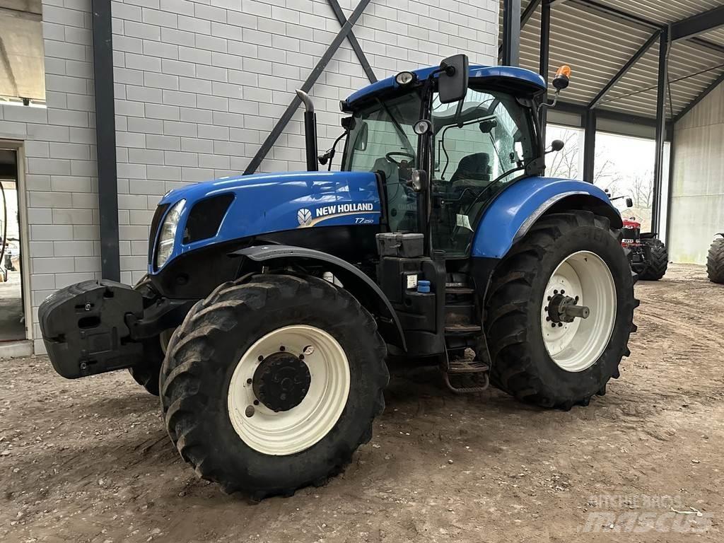 New Holland T7.250 Traktori