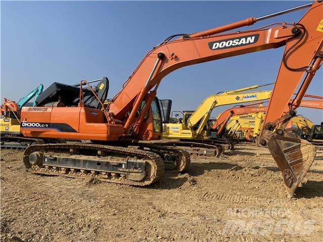Doosan DH300 Bageri guseničari
