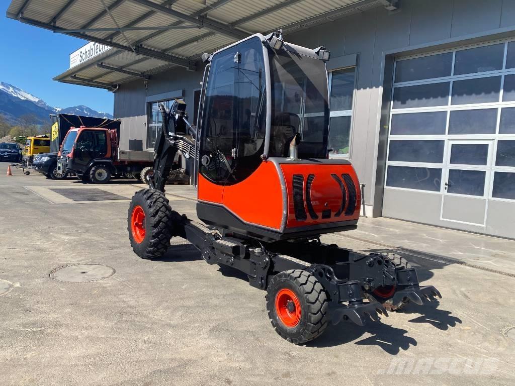 Menzi Muck P40 Mobil Bageri guseničari