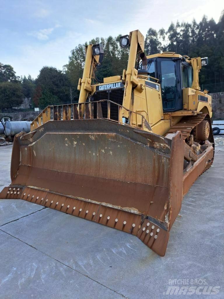 CAT D 8 T Buldožeri guseničari