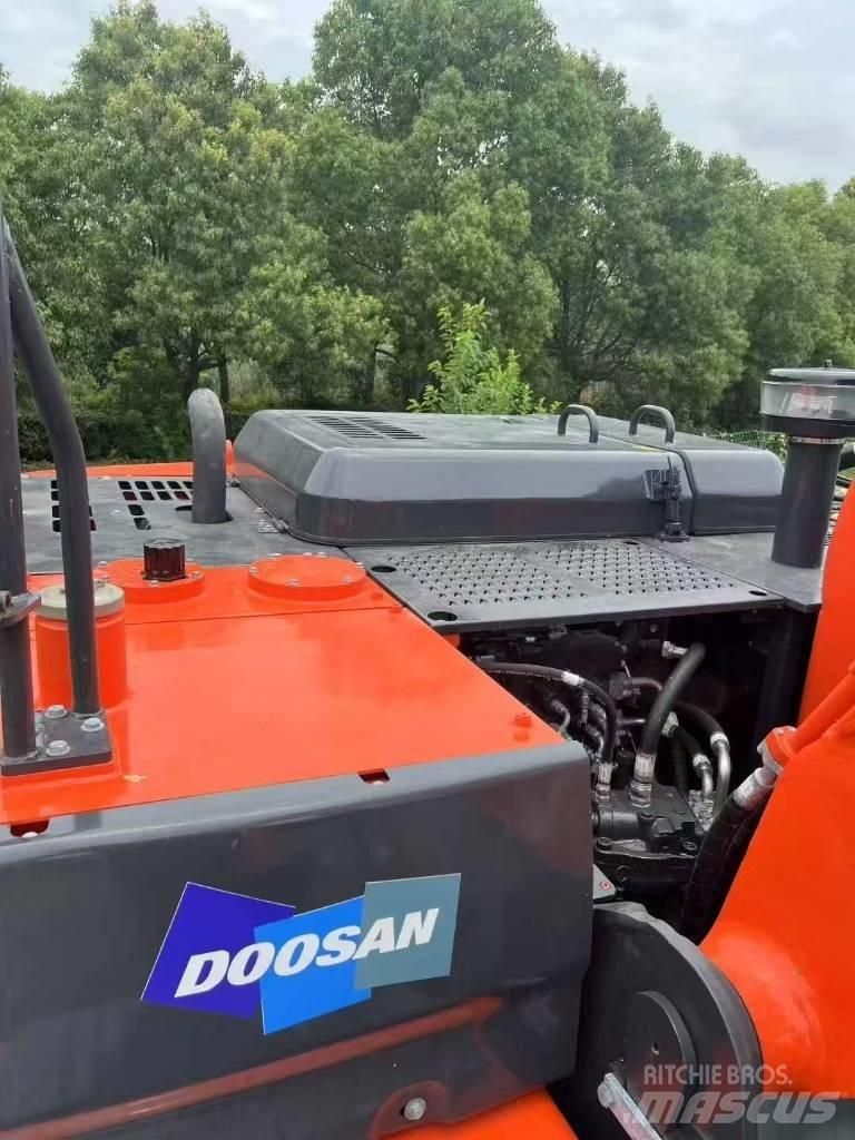 Doosan DX 225LC-9C Bageri guseničari