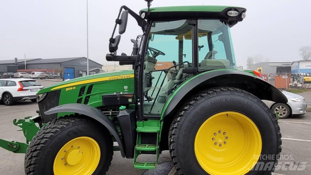 John Deere 5125 R Traktori