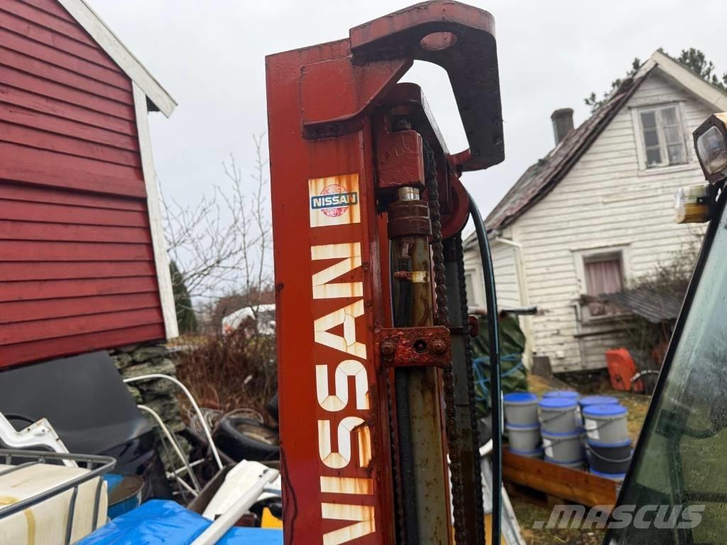 Nissan EH 01 A15U Dizelski viljuškari