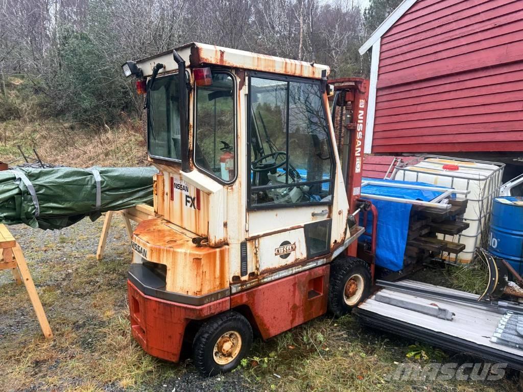 Nissan EH 01 A15U Dizelski viljuškari