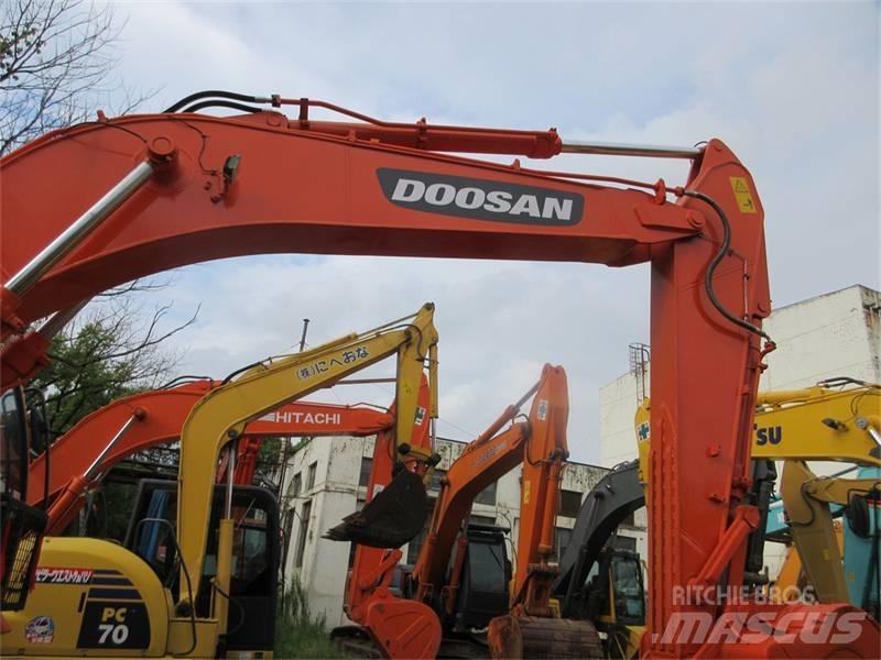 Doosan DX 300 LC Bageri guseničari