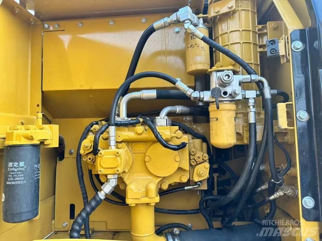 CAT 320 D Bageri guseničari