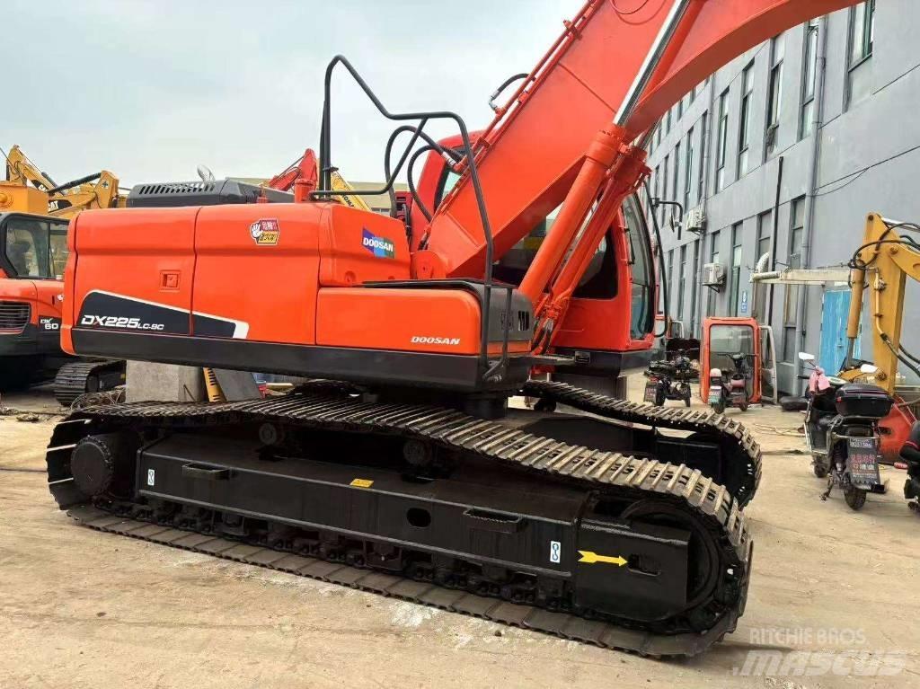 Doosan DX 225 LC Bageri guseničari