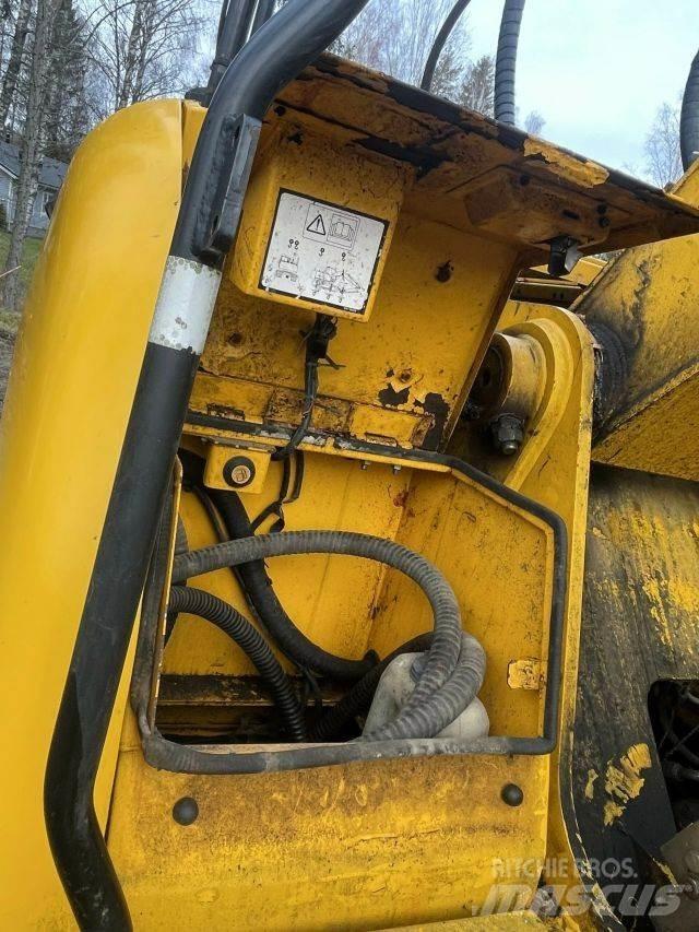 JCB JS 200 LC Bageri guseničari