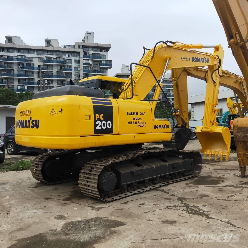 Komatsu PC200-7 Bageri guseničari