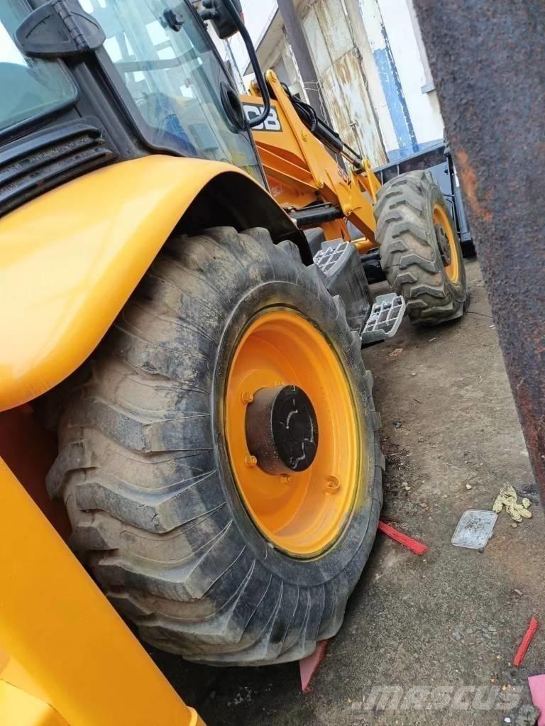 JCB 3 CX Bageri točkaši