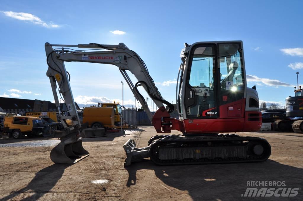 Takeuchi TB 250-2 Mini bageri < 7t