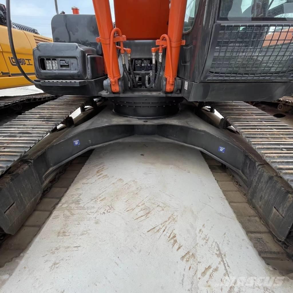 Hitachi ZX 240 Bageri guseničari