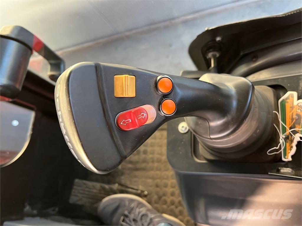 Schäffer 5680 T Utovarivači na točkove