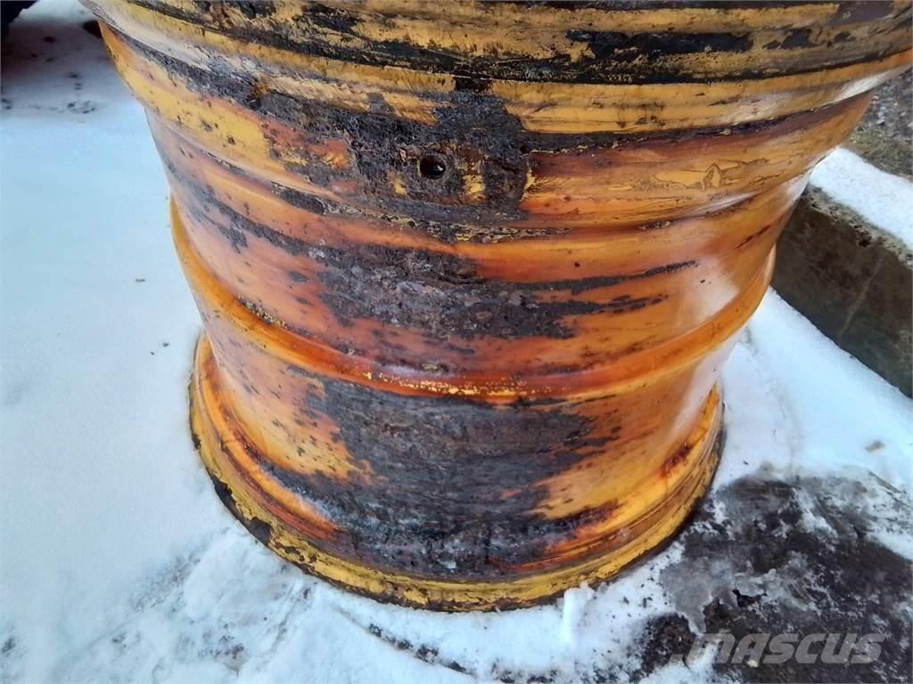 Rottne H20 24x30,5 Gume, točkovi i felne