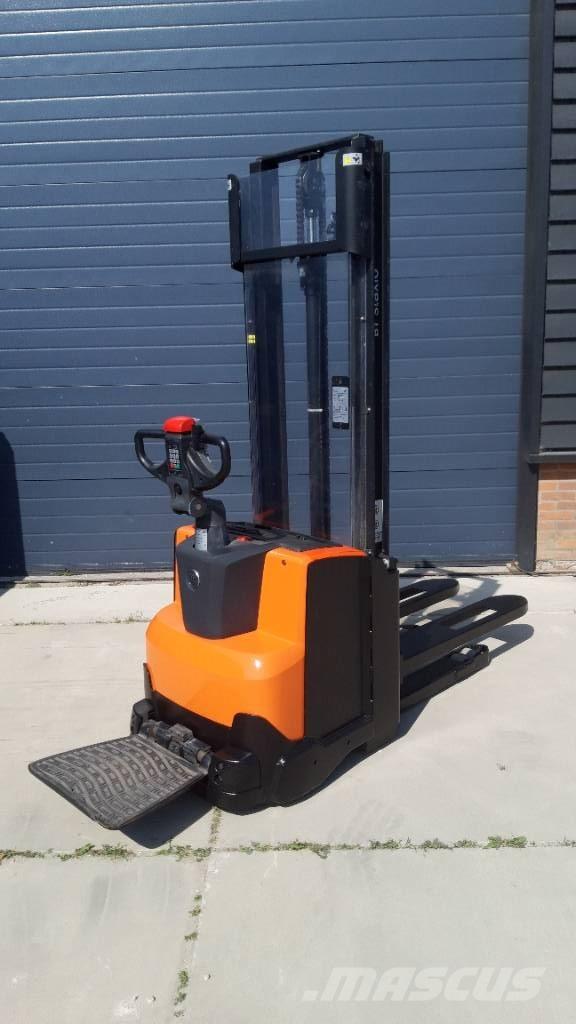 BT SWE 120 Samopogonski ručni viljuškari