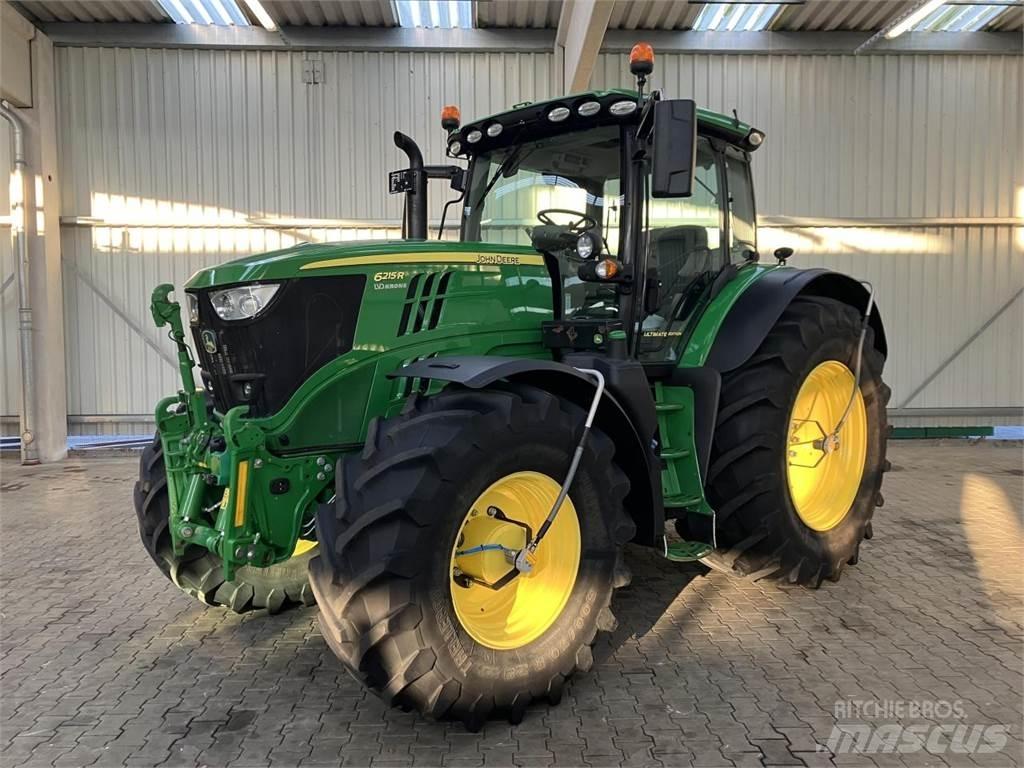 John Deere 6215R Traktori