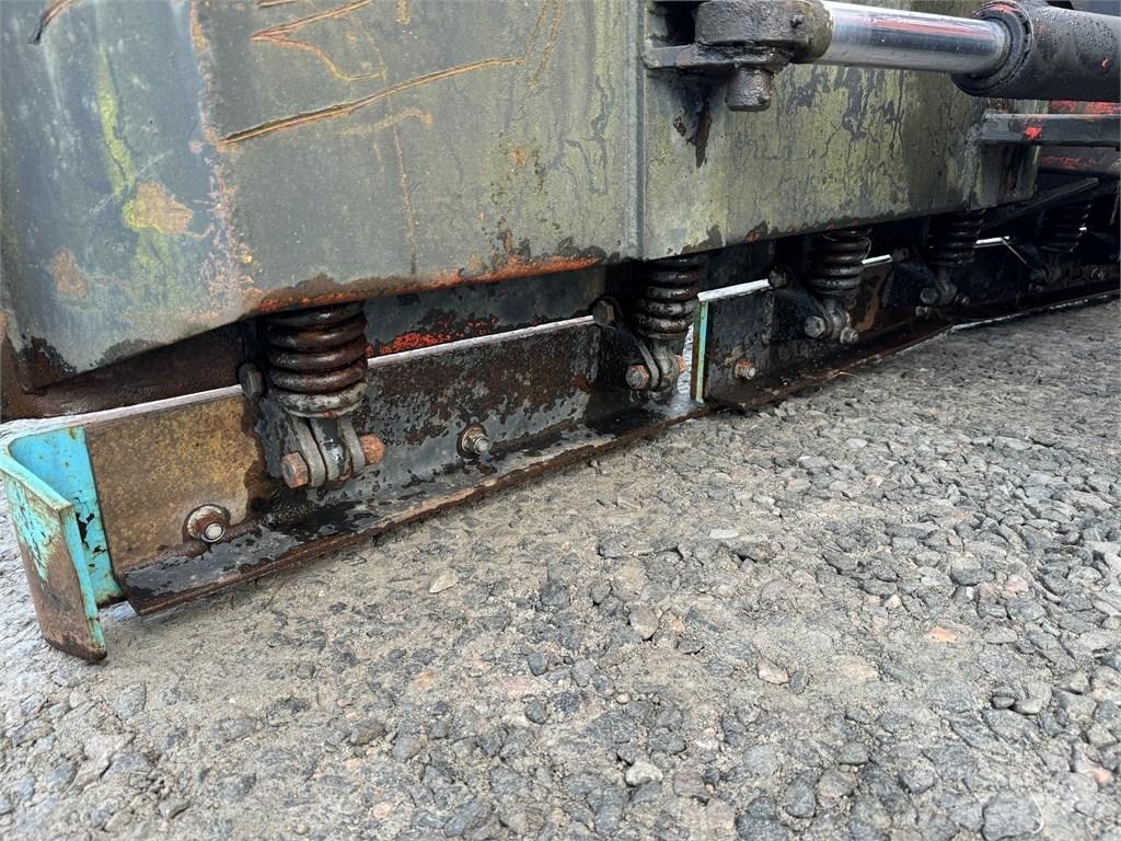 Uni-väg 320 Vikplog Snežne daske i plugovi