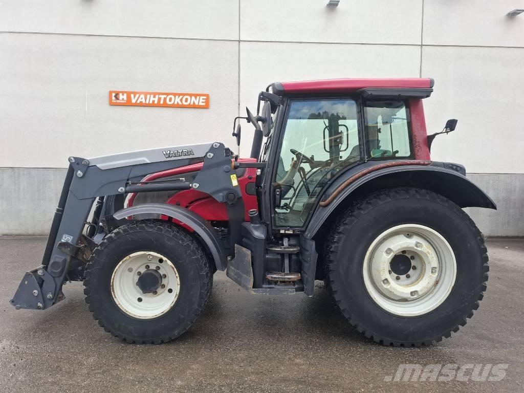 Valtra N 101 Traktori