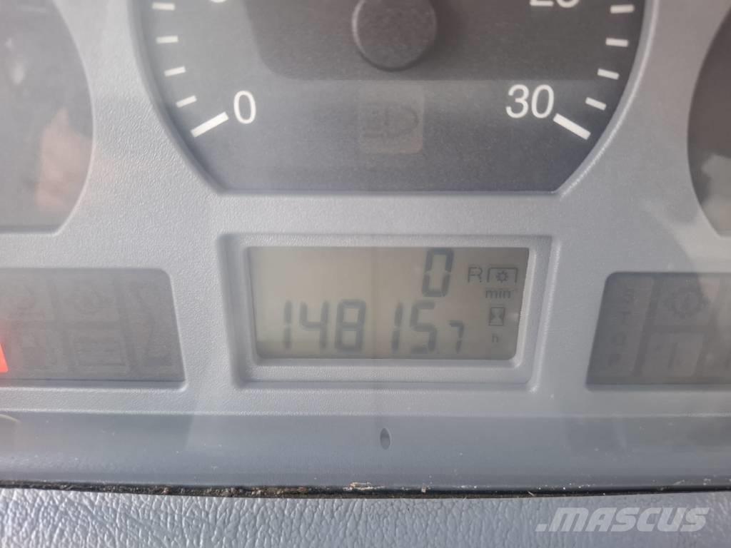 Valtra N 101 Traktori