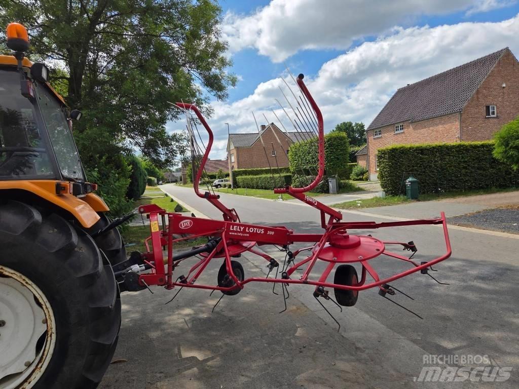 Lely Lotus 300 Combi Okretači i sakupljači sena