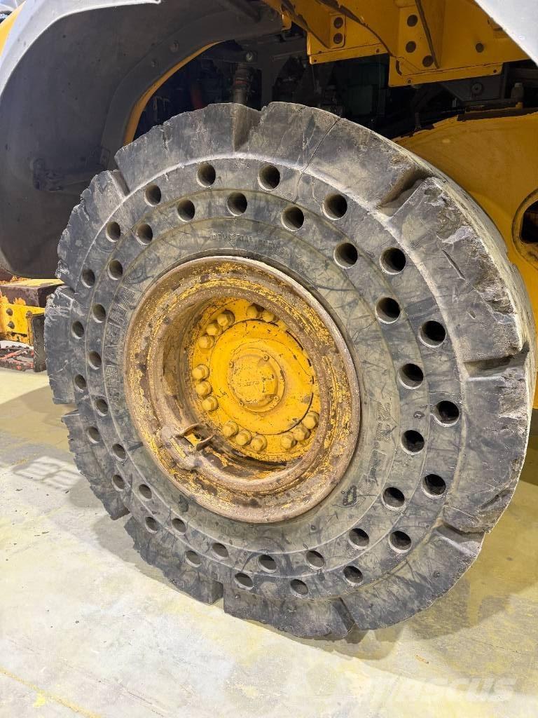 Magnapower 23.5-25 Gume, točkovi i felne