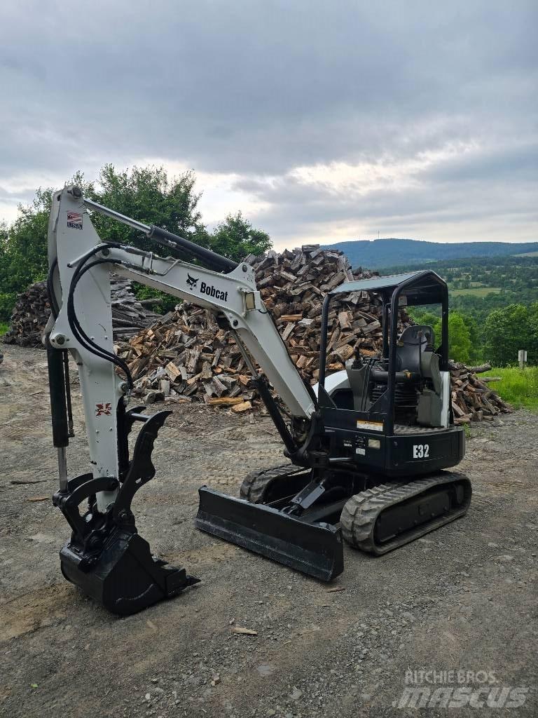 Bobcat E 32 Mini bageri < 7t