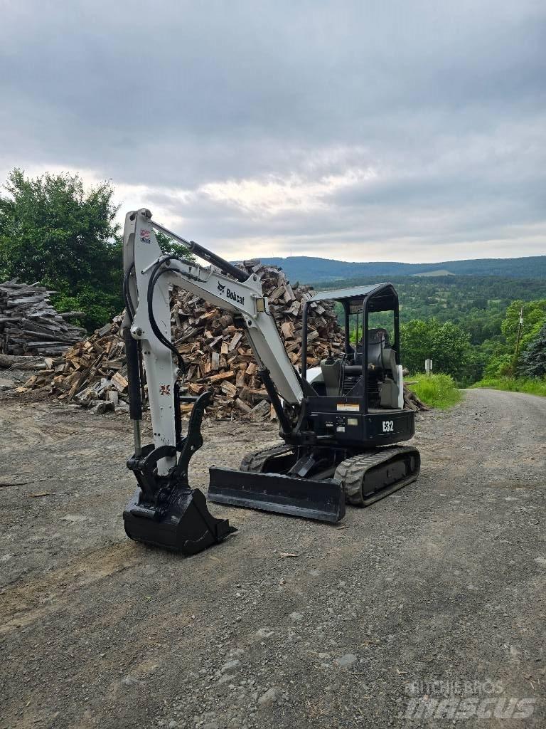 Bobcat E 32 Mini bageri < 7t