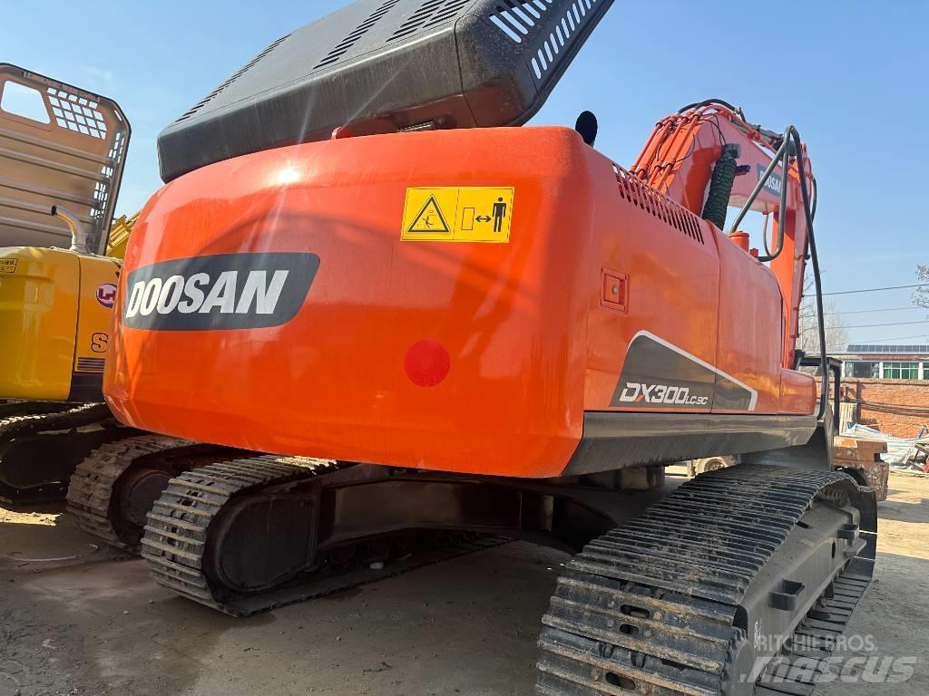 Doosan DX 300 Bageri guseničari