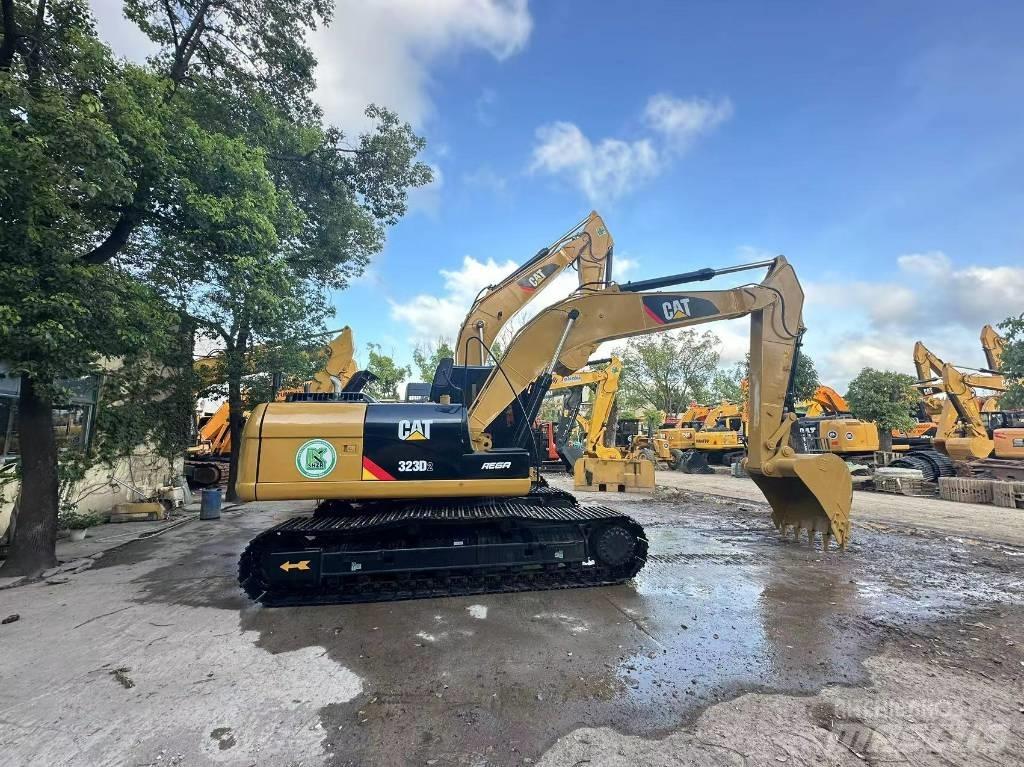 CAT 323 D Bageri guseničari