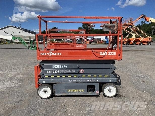 SkyJack SJ III 3226 Makazaste platforme