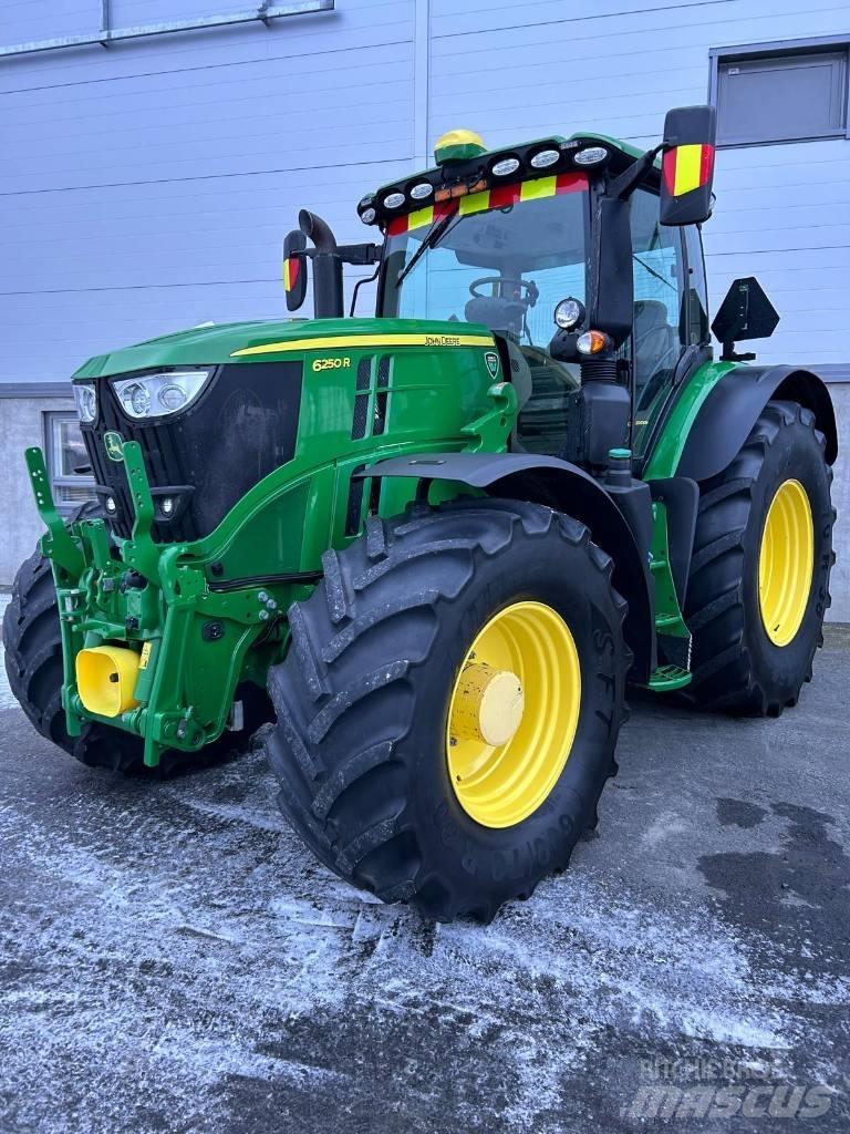 John Deere 6250 R Traktori