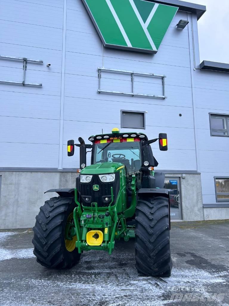 John Deere 6250 R Traktori