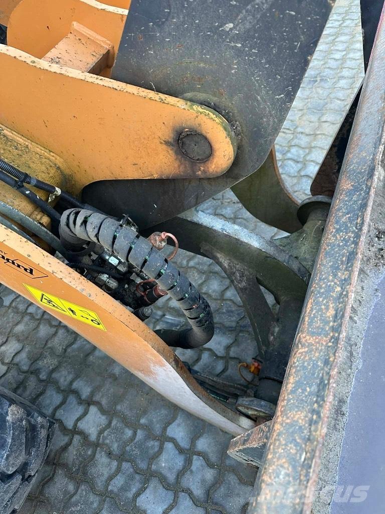 CASE 321 F Utovarivači na točkove