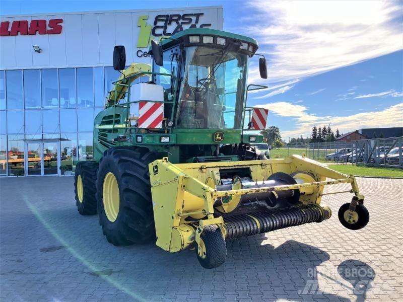 John Deere 7300 Mašine za stočnu hranu sa sopstvenim pogonom