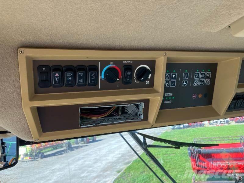 John Deere 7300 Mašine za stočnu hranu sa sopstvenim pogonom