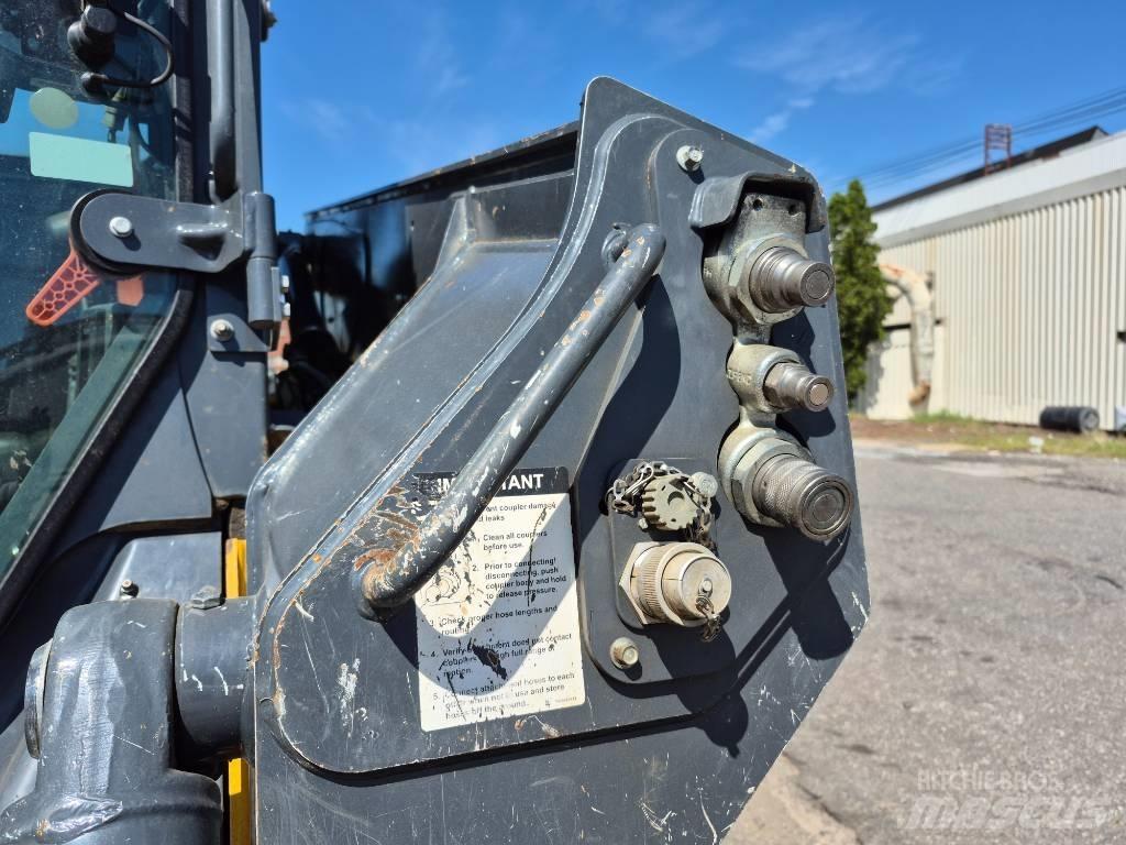 John Deere 331G Skid steer mini utovarivači
