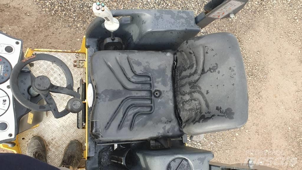 Bomag BW 100 AD M-5 Valjci sa duplim bubnjem