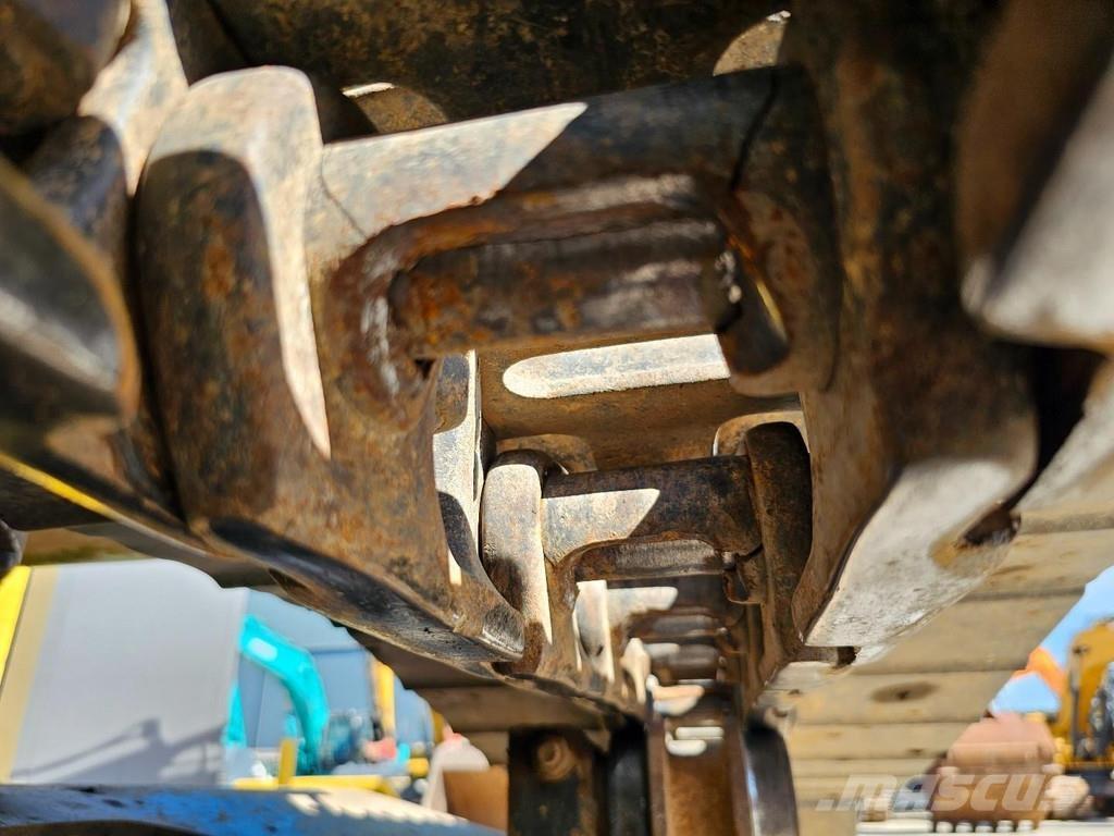 Kobelco SK210LC-9 Bageri guseničari