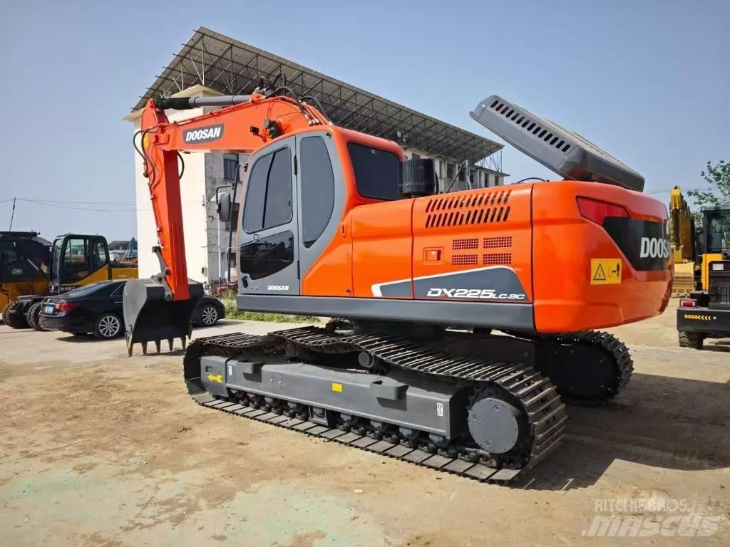 Doosan DX 225 LC Bageri guseničari