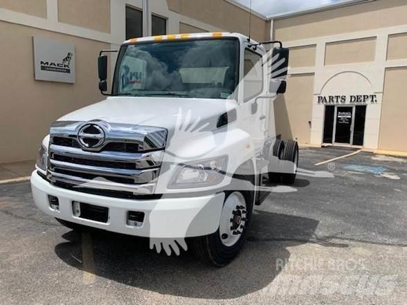 Hino L7 Kiperi kamioni