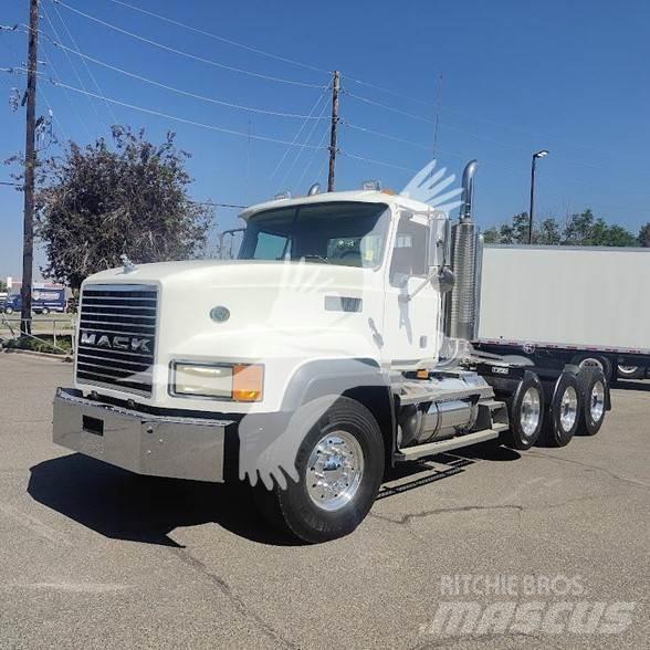 Mack CL733 Tegljači