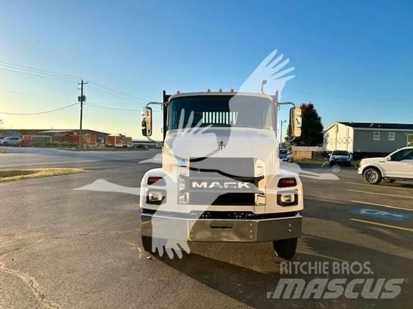Mack MD6 Kamioni sa otvorenim sandukom