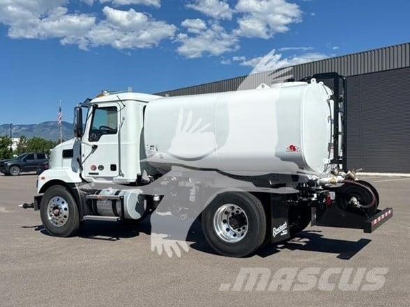 Mack MD7 Kamioni cisterne