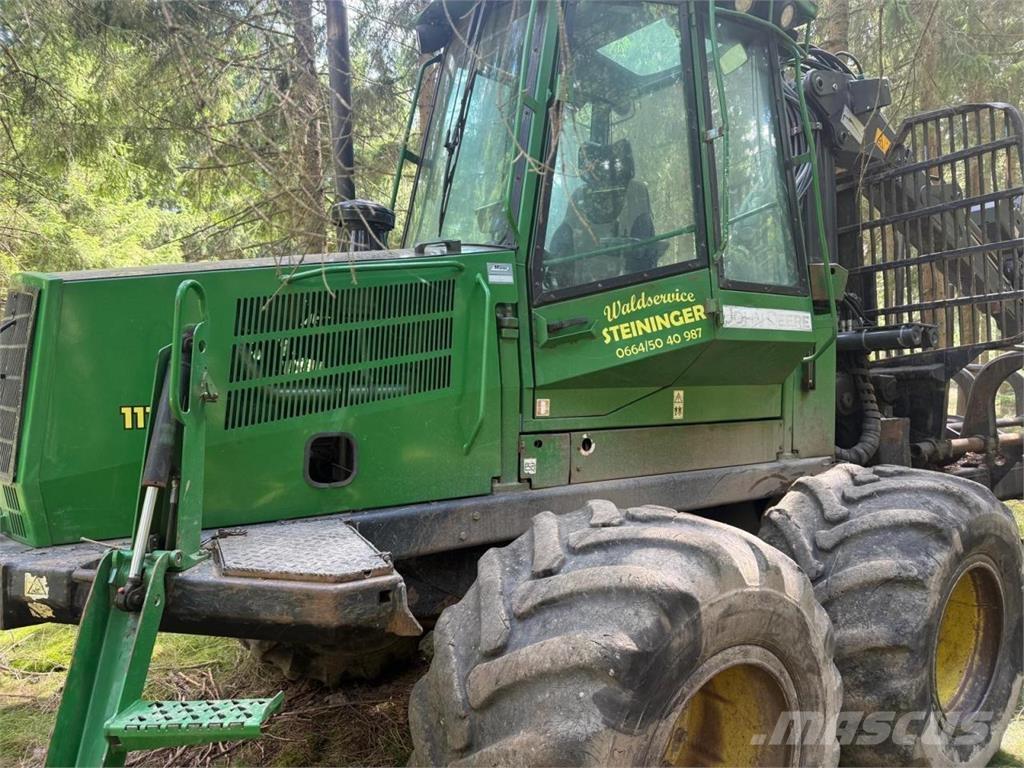 John Deere 1110 D Forvarderi