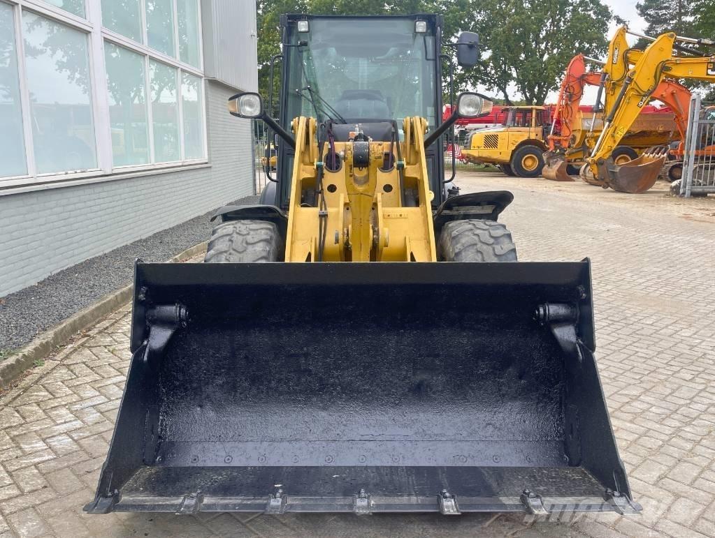 CAT 906 M    2018 Utovarivači na točkove